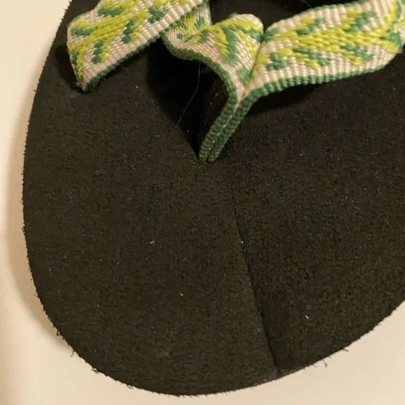 Teva Mush Olowahu Strappy Flip Flops in Tyena Lime Green Size 7 women NWOT - Picture 11 of 11
